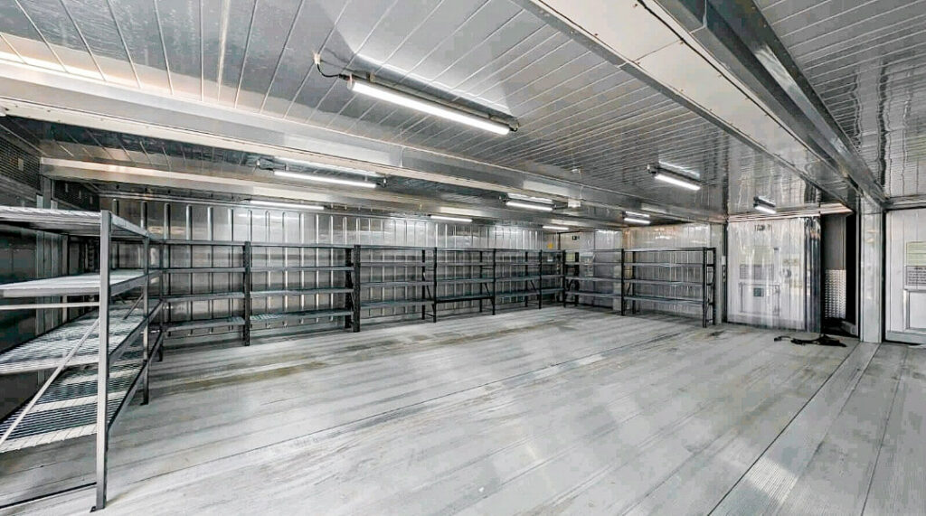 Longspan shelving in a chiller