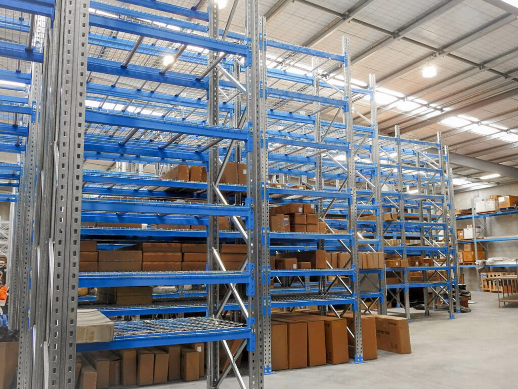 Pallet racking bays