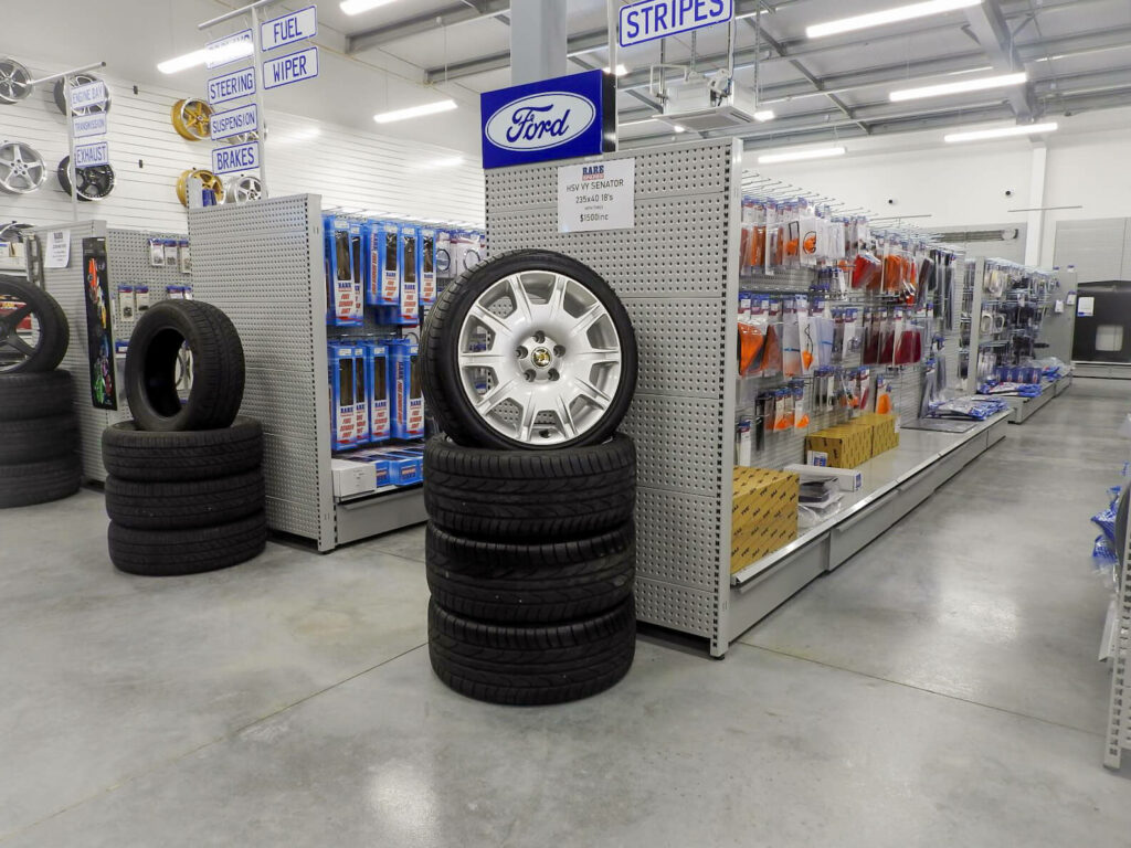 Retail display shelving end bays